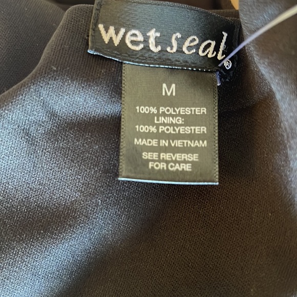 Jumper size M sleeveless belt waist, Sexy V neck, lining inside shorts - Picture 15 of 16